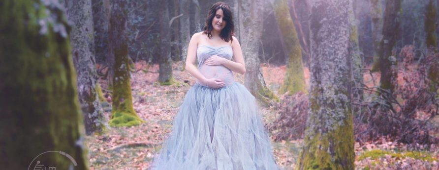 Robe grossesse Nébuleuse en dentelle et tulle pour shooting photographe
