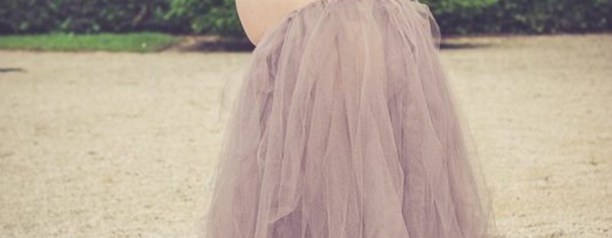 Ensemble taupe jupon tulle et bustier jersey grossesse shooting photographe